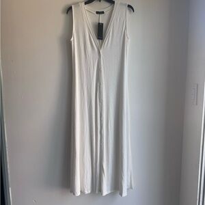 Elegant White Sleeveless Maxi Dress